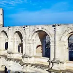 Vue La Plus Haute Sur L\'Amphitheatre-Arenes